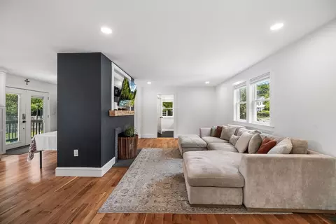 Living - 342 Franklin St, Framingham, MA 01702 photo 1 of 2