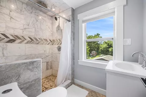 Bath - 342 Franklin St, Framingham, MA 01702 photo 1 of 2