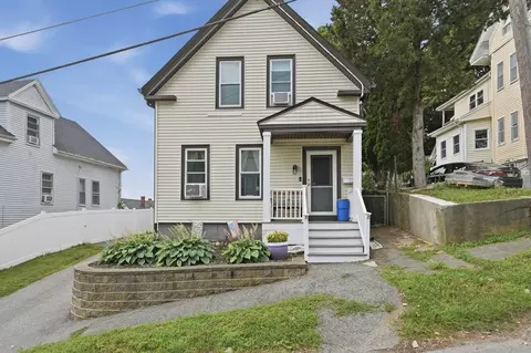 12 Marion St, Haverhill, MA 01832