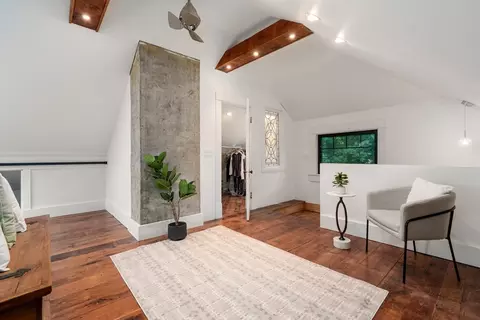 Entry Way - 203 Chapman St, Canton, MA 02021 photo 5 of 6