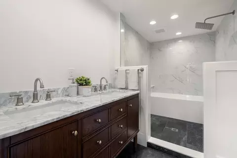 Bath - 203 Chapman St, Canton, MA 02021 photo 4 of 5