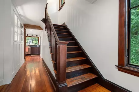 Entry Way - 203 Chapman St, Canton, MA 02021 photo 2 of 6