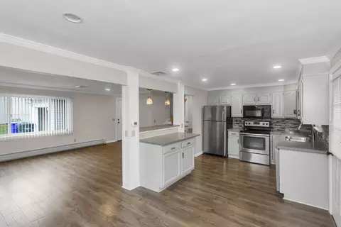 Kitchen - 89 Garvey Dr, Springfield, MA 01109 photo 1 of 5