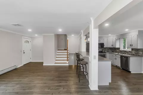 Entry Way - 89 Garvey Dr, Springfield, MA 01109 photo 1 of 1