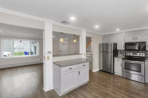 Kitchen - 89 Garvey Dr, Springfield, MA 01109 photo 5 of 5