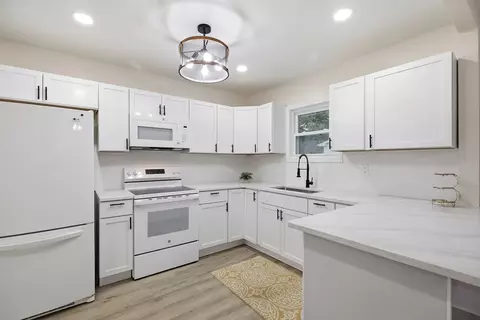 Kitchen - 32 Sargon St, Springfield, MA 01104 photo 3 of 4
