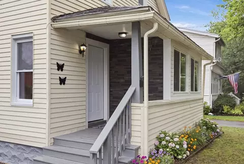 Exterior - 32 Sargon St, Springfield, MA 01104 photo 2 of 6