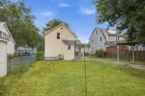 Exterior - 32 Sargon St, Springfield, MA 01104 photo 3 of 6