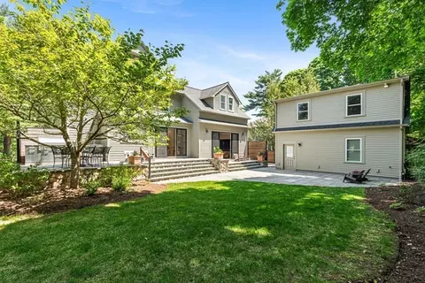 Exterior - 10 Pine Rd, Sharon, MA 02067 photo 2 of 10