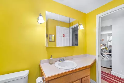 Bath - 464 Bank #3, Fall River, MA 02720 photo 2 of 2