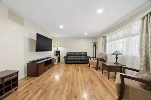 19 Hickory Dr, Worcester, MA 01609 photo 5