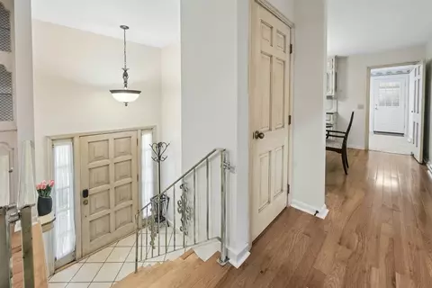 19 Hickory Dr, Worcester, MA 01609 photo 3