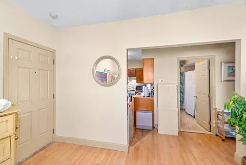 Entry Way - 464 Bank #9, Fall River, MA 02720 photo 1 of 2