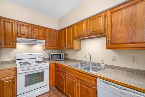 Kitchen - 464 Bank #9, Fall River, MA 02720 photo 2 of 2