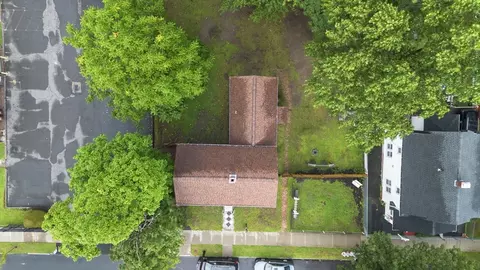 View/Area - 19 Suffolk St, Springfield, MA 01109 photo 1 of 2