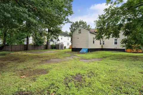 Exterior - 19 Suffolk St, Springfield, MA 01109 photo 4 of 8