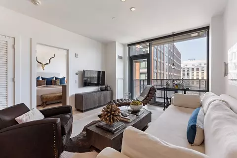 32 Traveler St #413, Boston, MA 02118