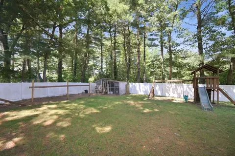Exterior - 87 Pine St, Walpole, MA 02081 photo 5 of 8