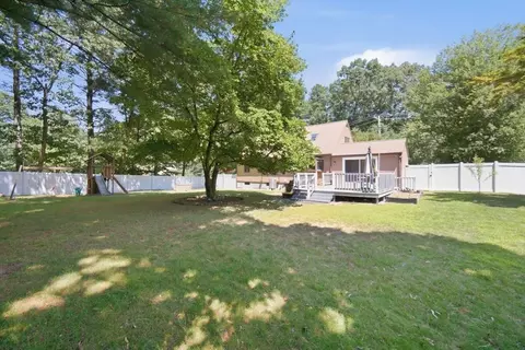 Exterior - 87 Pine St, Walpole, MA 02081 photo 4 of 8