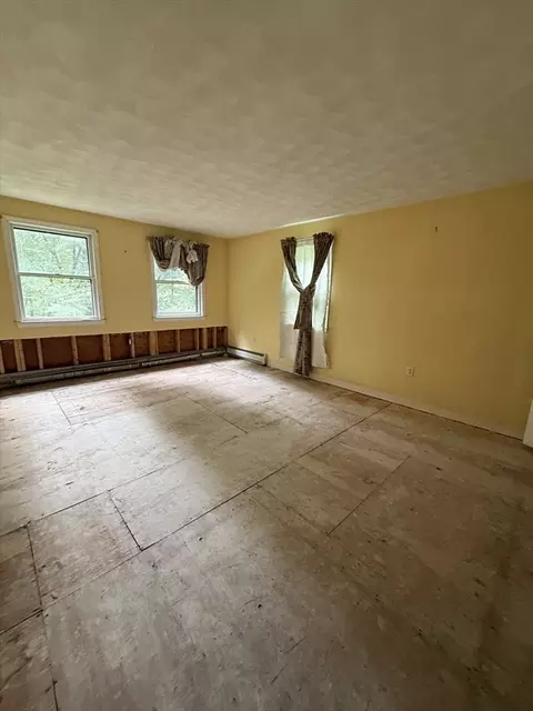 Bedroom - 324 Mendon St, Upton, MA 01568 photo 1 of 4