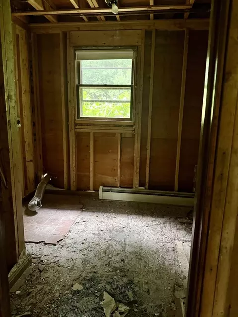 Bath - 324 Mendon St, Upton, MA 01568 photo 1 of 3