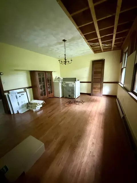 Dining - 324 Mendon St, Upton, MA 01568 photo 1 of 1