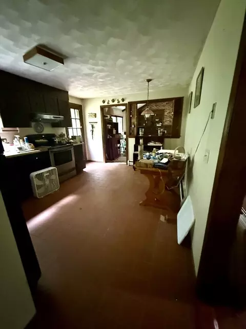 Kitchen - 324 Mendon St, Upton, MA 01568 photo 1 of 2