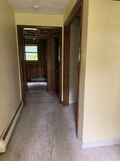 Entry Way - 324 Mendon St, Upton, MA 01568 photo 1 of 3