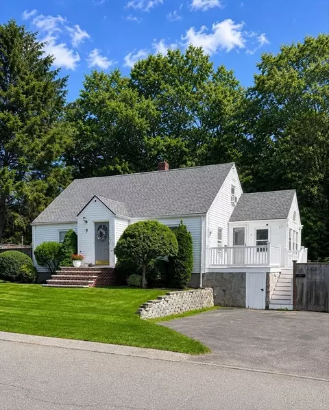 9 Guild Rd, Beverly, MA 01915 photo 2