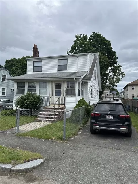131 Farrington St, Quincy, MA 02170