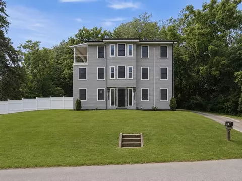Exterior - 33 Milford St, Upton, MA 01568 photo 1 of 4
