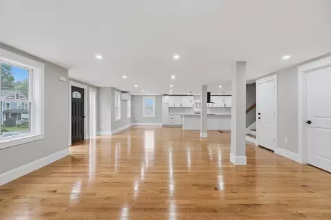 Living - 33 Milford St, Upton, MA 01568 photo 2 of 6