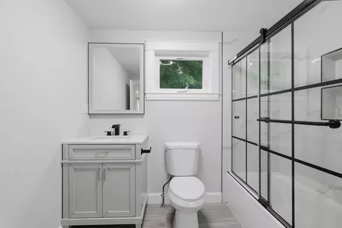 Bath - 33 Milford St, Upton, MA 01568 photo 4 of 4