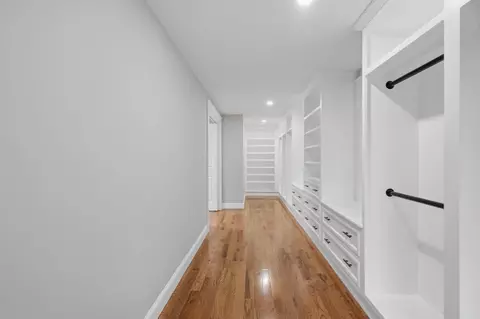 Entry Way - 33 Milford St, Upton, MA 01568 photo 1 of 2