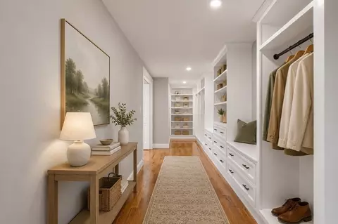 Entry Way - 33 Milford St, Upton, MA 01568 photo 2 of 2