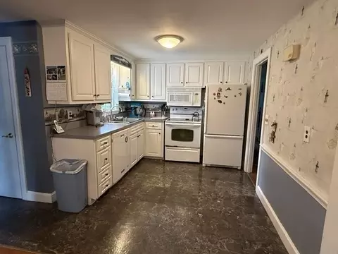 Kitchen - 72 Eustis Ave, Wakefield, MA 01880 photo 2 of 3