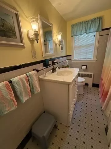 Bath - 72 Eustis Ave, Wakefield, MA 01880 photo 1 of 1