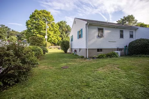 Exterior - 72 Eustis Ave, Wakefield, MA 01880 photo 17 of 20