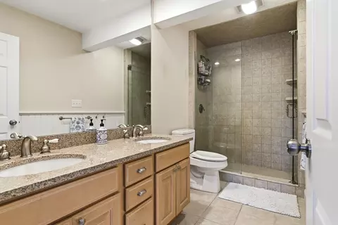Bath - 63 Front #A, Beverly, MA 01915 photo 2 of 4