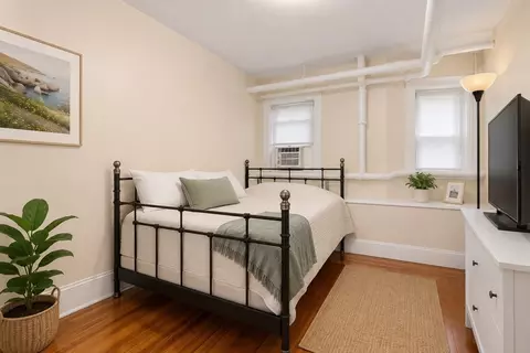 Bedroom - 16 Garrison Rd #7A, Brookline, MA 02445 photo 3 of 5