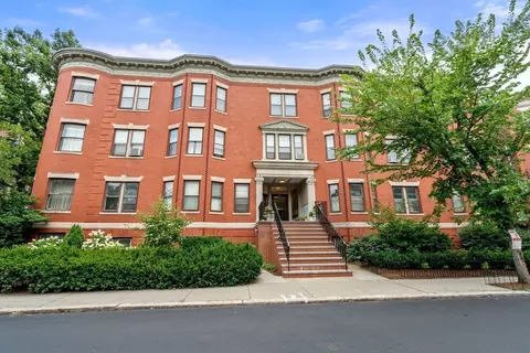 Exterior - 16 Garrison Rd #7A, Brookline, MA 02445 photo 4 of 5