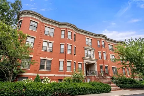 Exterior - 16 Garrison Rd #7A, Brookline, MA 02445 photo 3 of 5