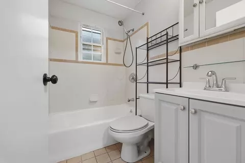 Bath - 6 Venice St #C2, Danvers, MA 01923 photo 1 of 2