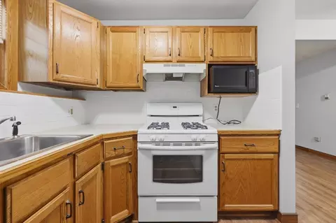 Kitchen - 6 Venice St #C2, Danvers, MA 01923 photo 3 of 4