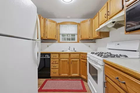 Kitchen - 6 Venice St #C2, Danvers, MA 01923 photo 1 of 4