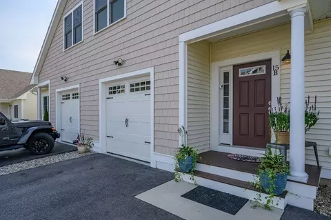 637 Gifford St #15B, Falmouth, MA 02540