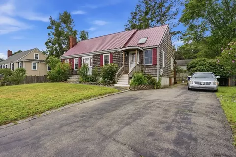 Exterior - 6 Devine Rd, Randolph, MA 02368 photo 2 of 9