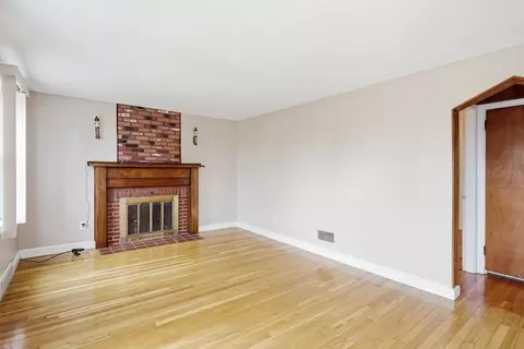 Living - 6 Devine Rd, Randolph, MA 02368 photo 3 of 6