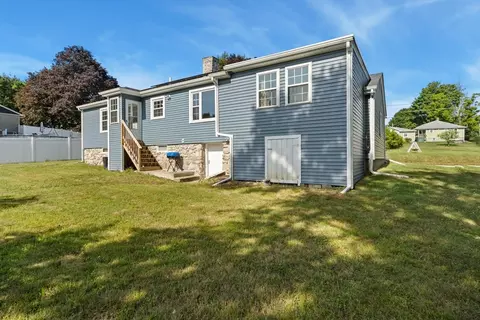 Exterior - 5 5th Ave, Dudley, MA 01571 photo 7 of 7