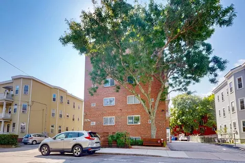 70 Park St #32, Somerville, MA 02143